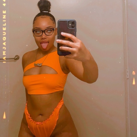 Orange Bikini - Picture 3 of 3